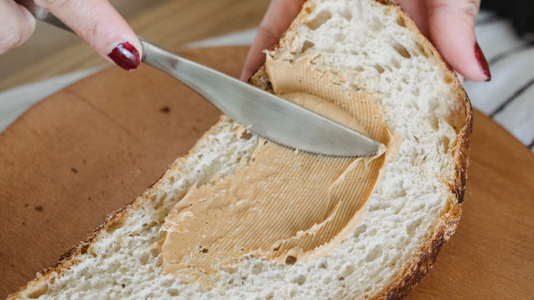 The Ultimate Guide to Low Glycemic Bread (Plus our favorite brands!)